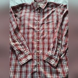 ARTICLE 365 Men's Button Up Shirt. Size Large. Long Sleeves.